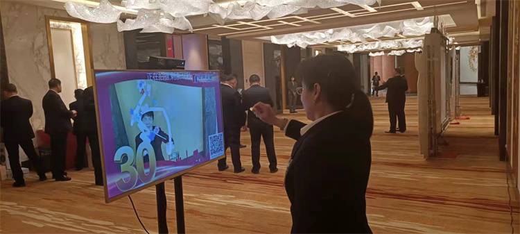 光绘互动签到装置-正美丰业集团三十周年庆典